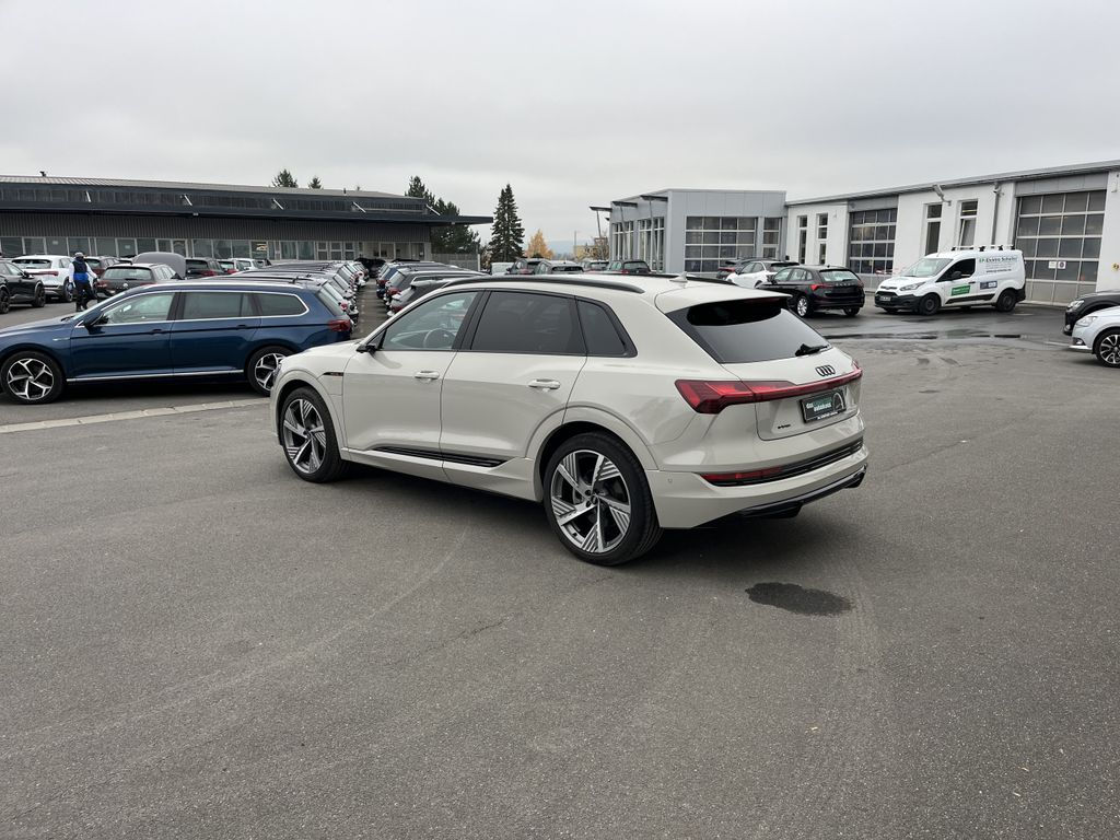 Audi e-tron 2022