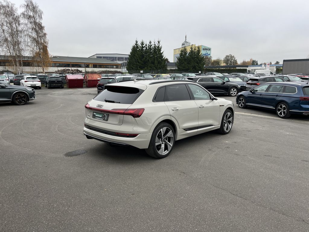 Audi e-tron 2022