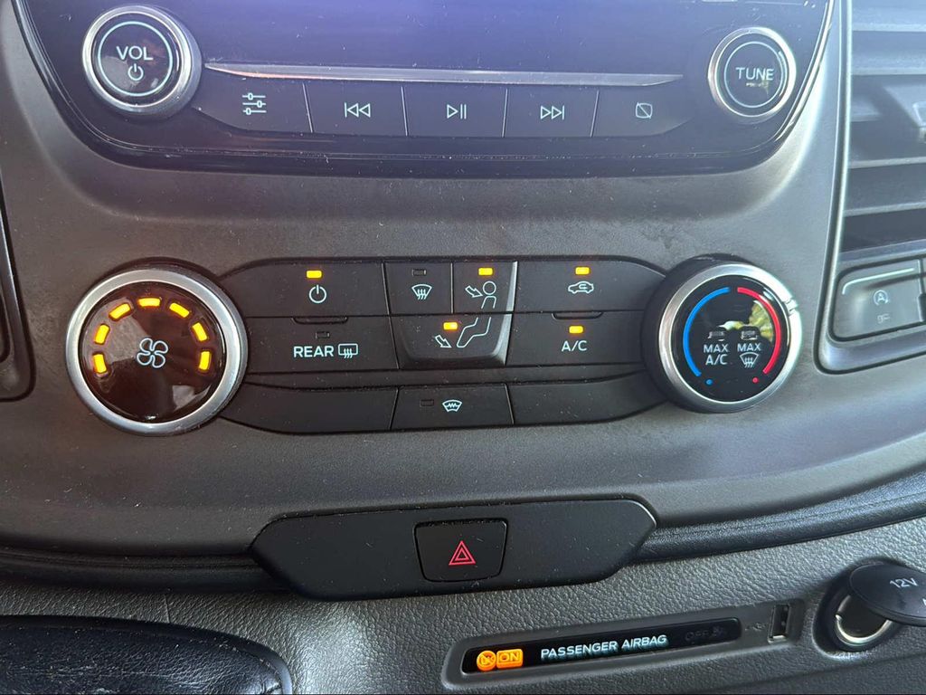 Ford Tourneo Custom 2021