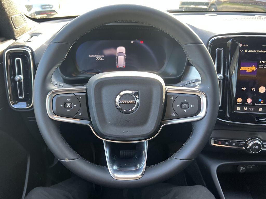 Volvo XC40 2025