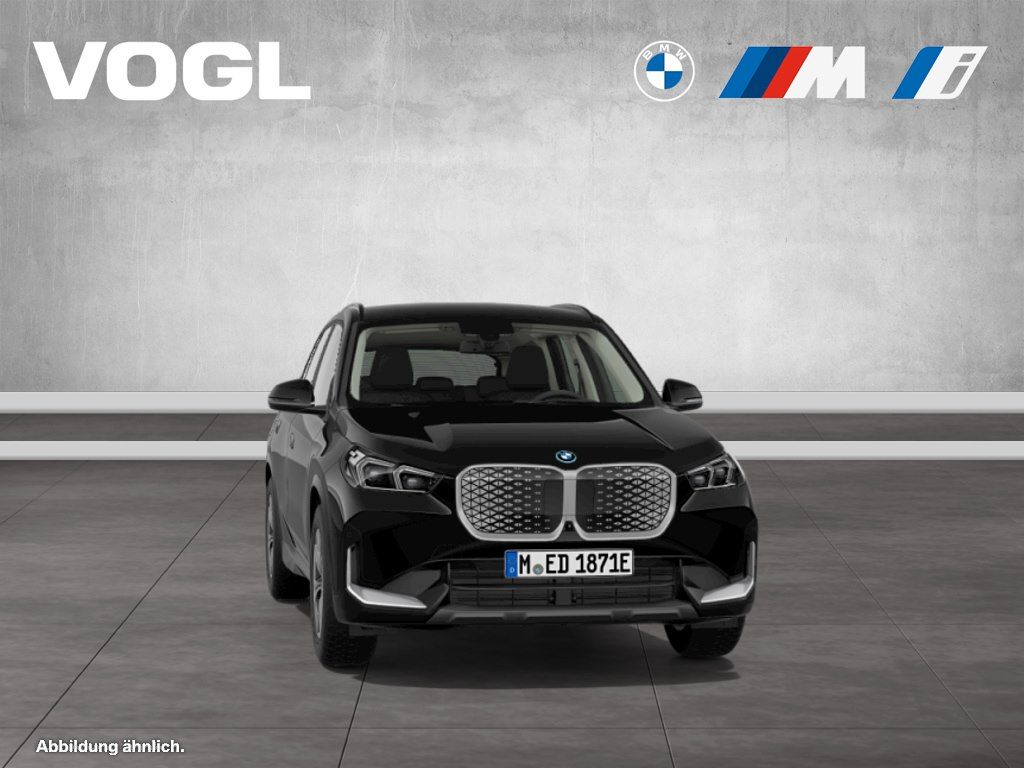 BMW iX1 2023