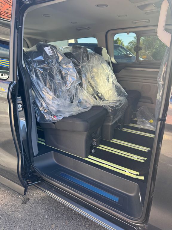 Ford Tourneo Custom 2025