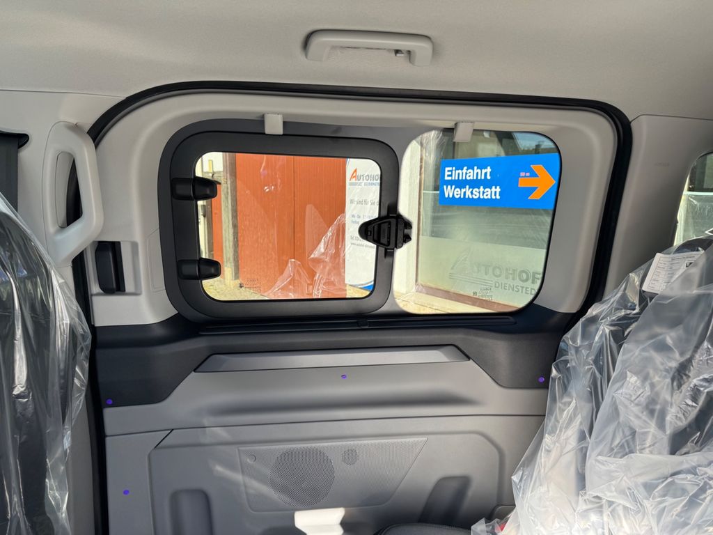 Ford Tourneo Custom 2025