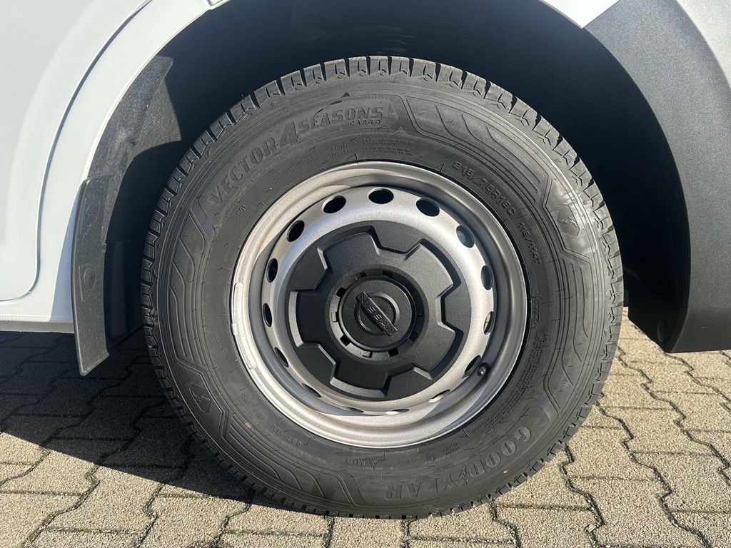 Nissan Interstar