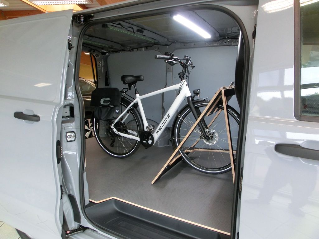 Volkswagen T7 Transporter 2025