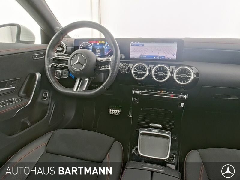 Mercedes-Benz CLA 200 2024