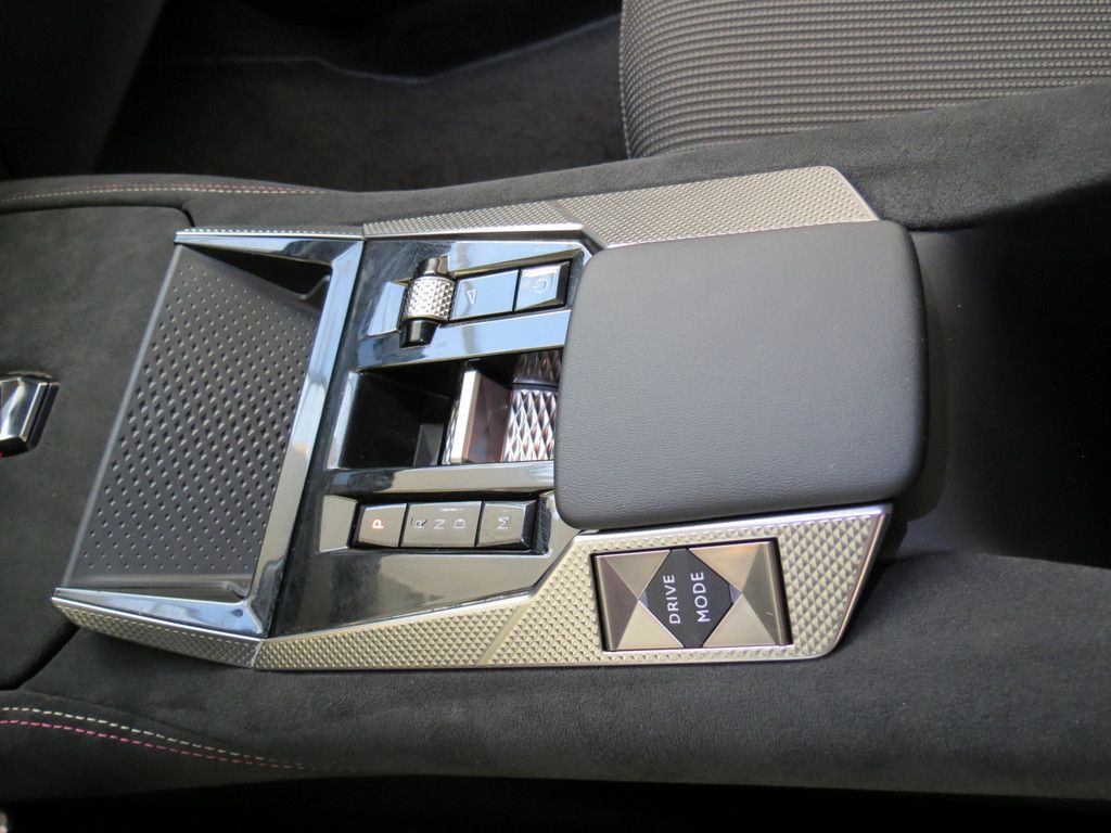 DS Automobiles DS4 2024