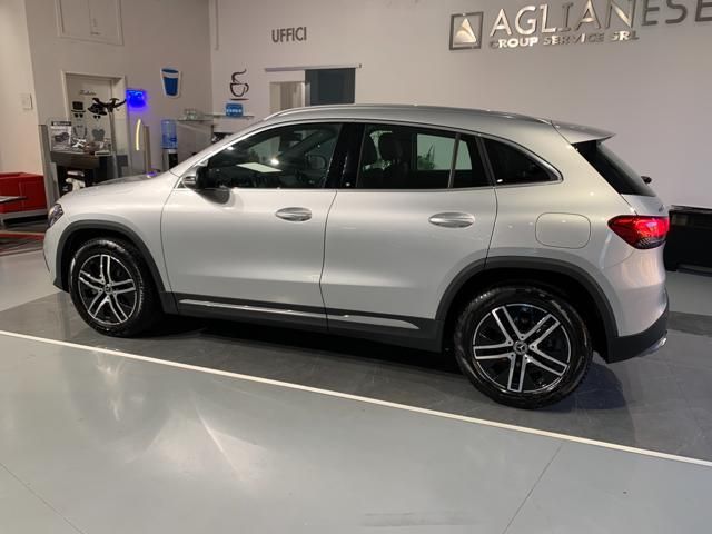 Mercedes-Benz GLA 200 2021