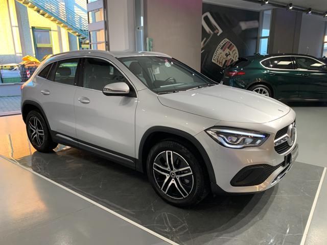 Mercedes-Benz GLA 200 2021