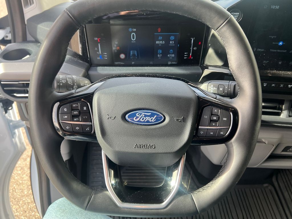 Ford Tourneo Custom 2025