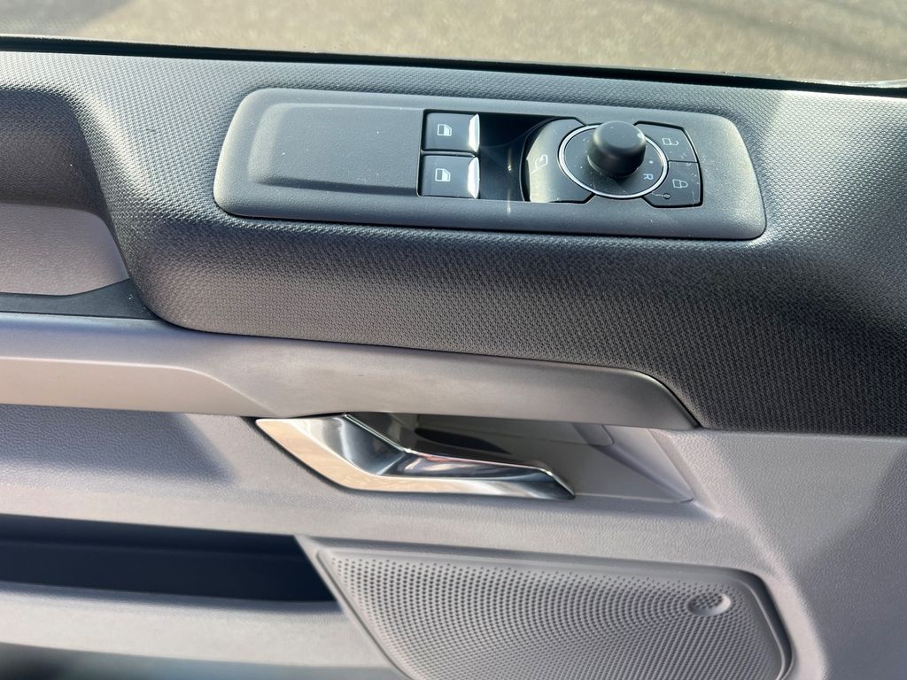 Ford Tourneo Custom 2025