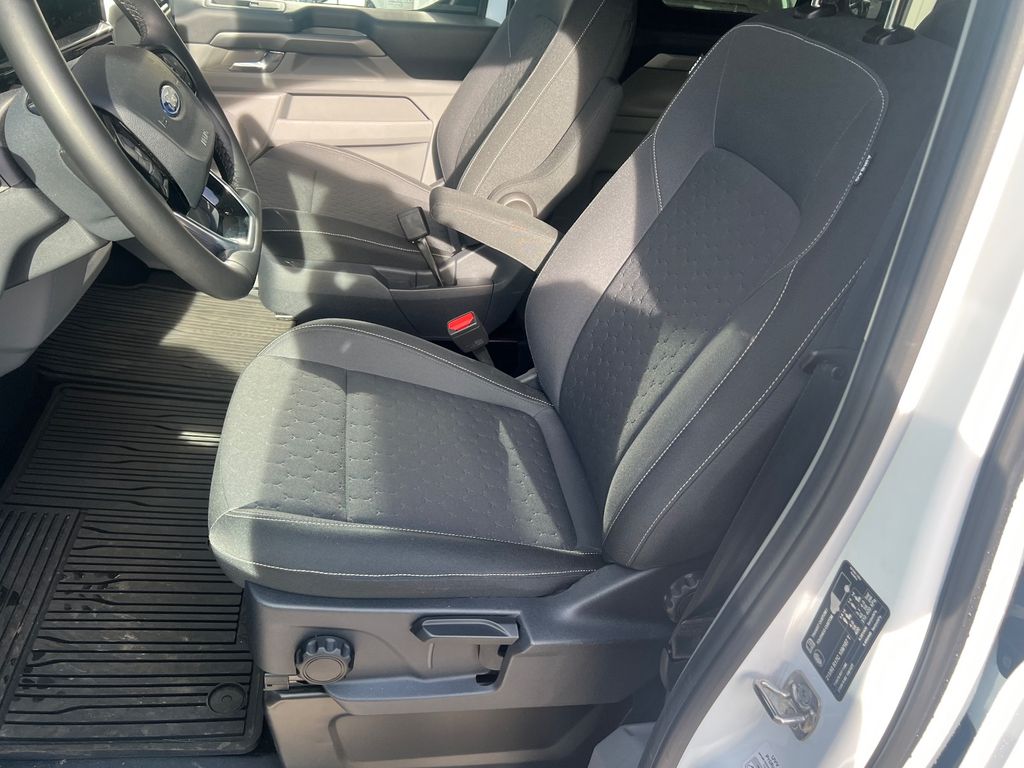 Ford Tourneo Custom 2025