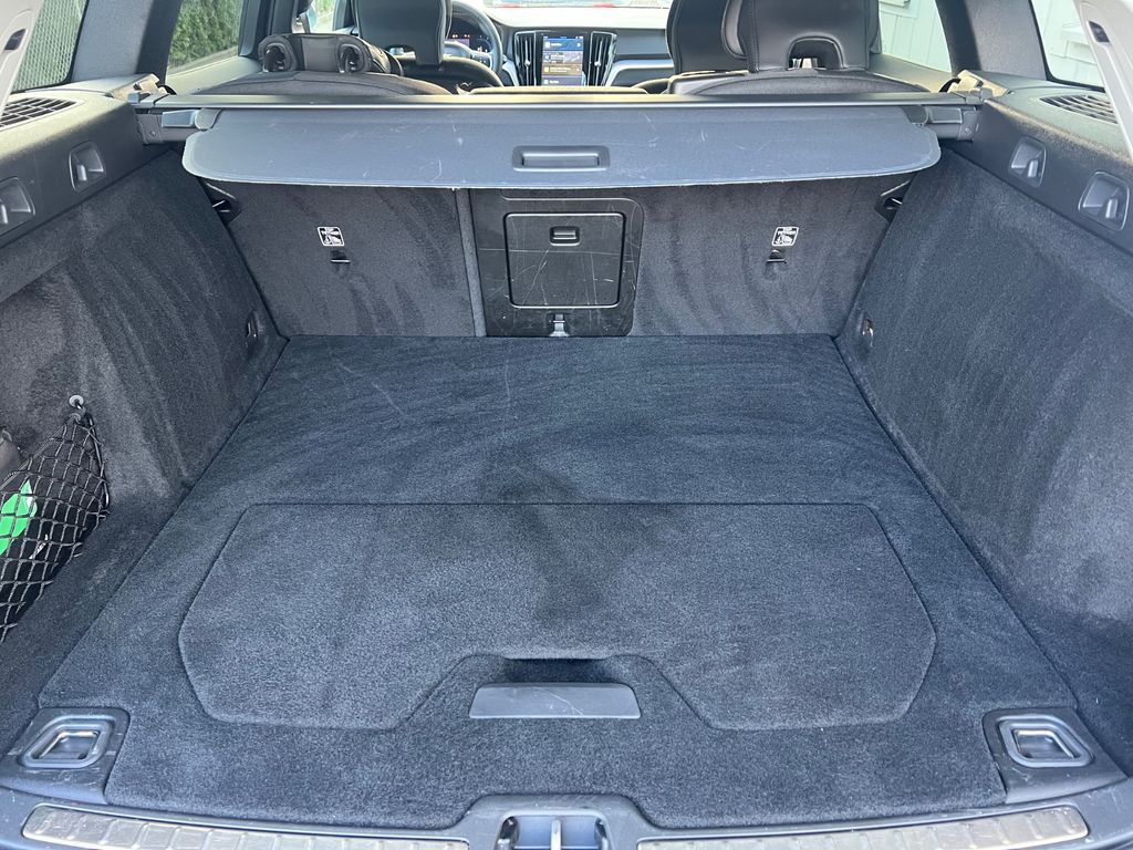 Volvo V60 2022