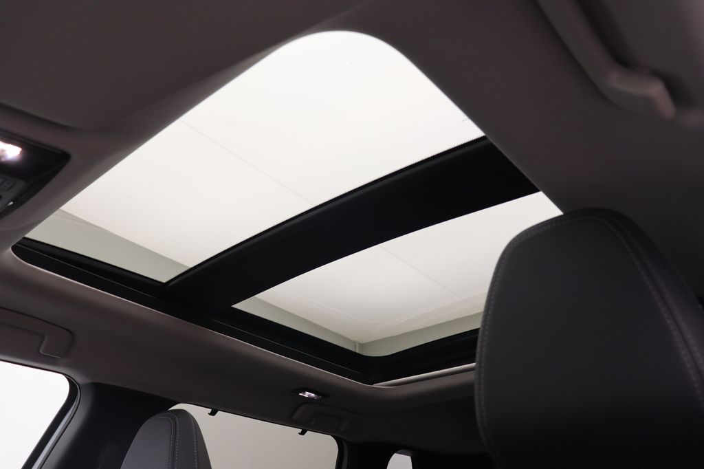 Mitsubishi Plug-in Hybrid Outlander 2025