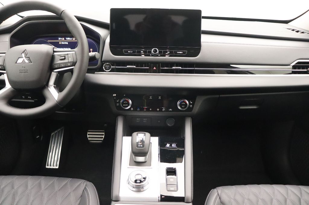 Mitsubishi Plug-in Hybrid Outlander 2025