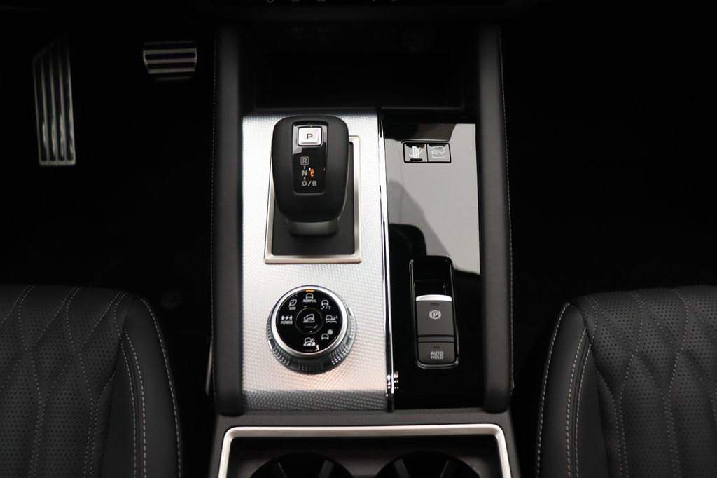 Mitsubishi Plug-in Hybrid Outlander 2025