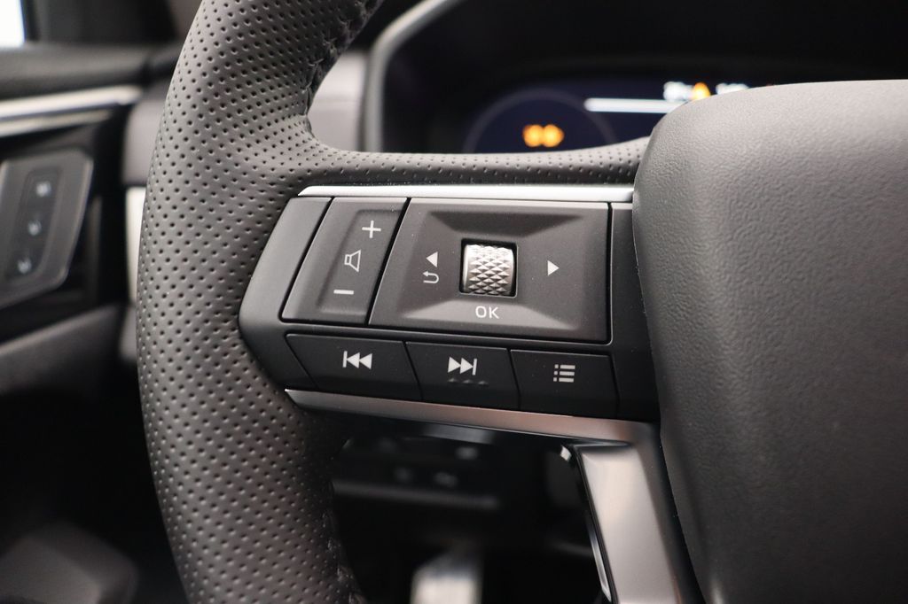 Mitsubishi Plug-in Hybrid Outlander 2025