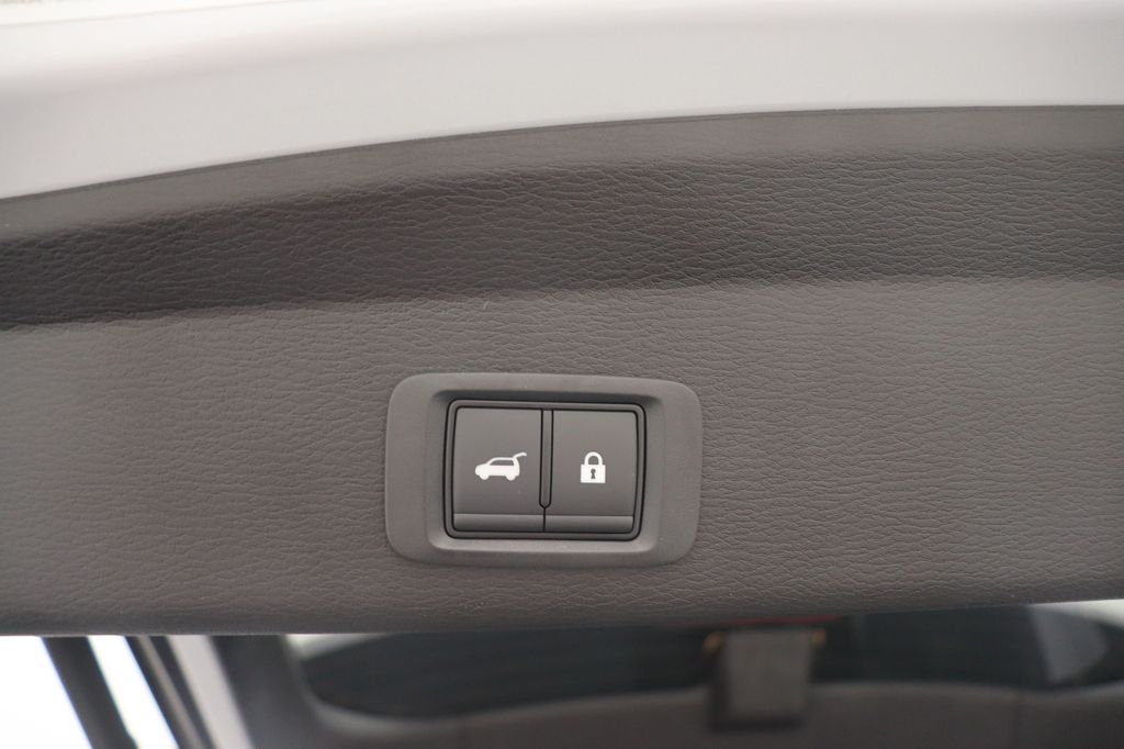 Mitsubishi Plug-in Hybrid Outlander 2025