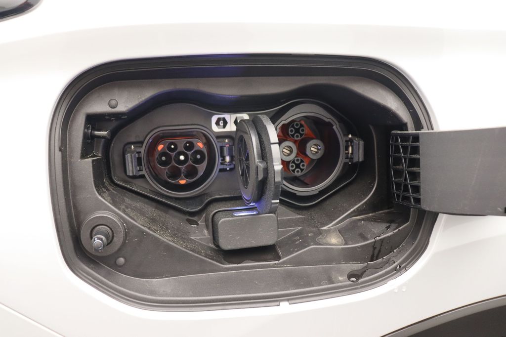 Mitsubishi Plug-in Hybrid Outlander 2025