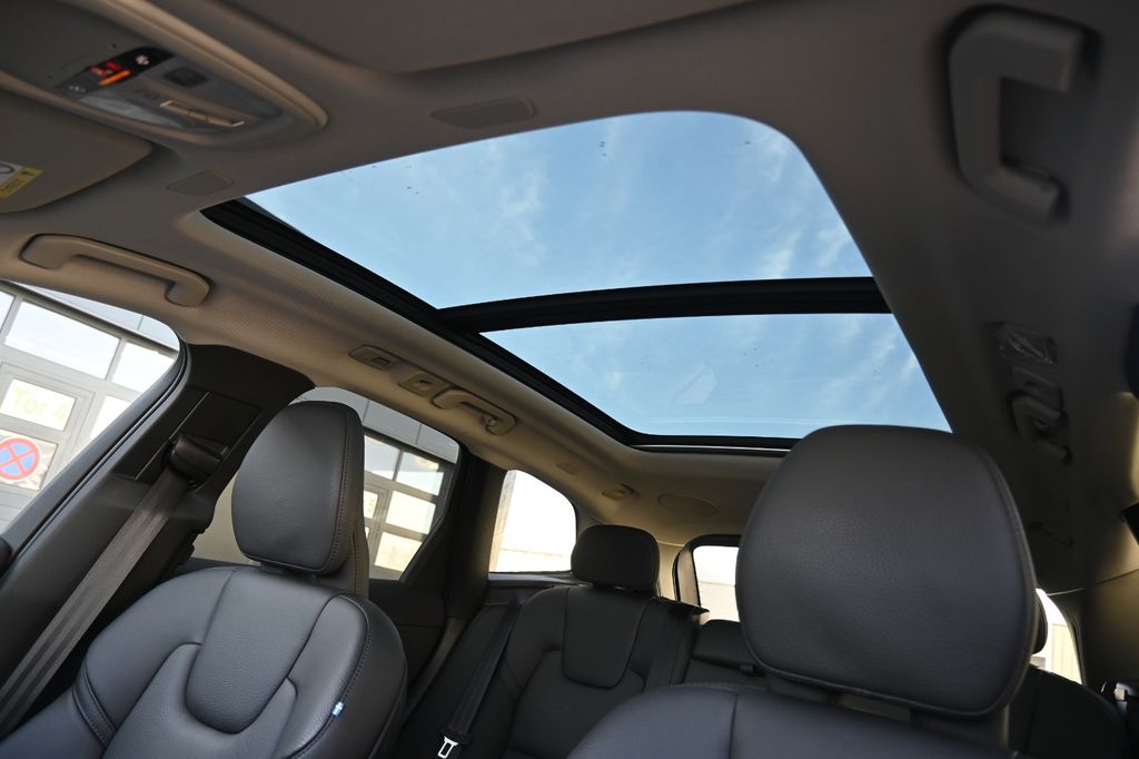 Volvo XC60 2025