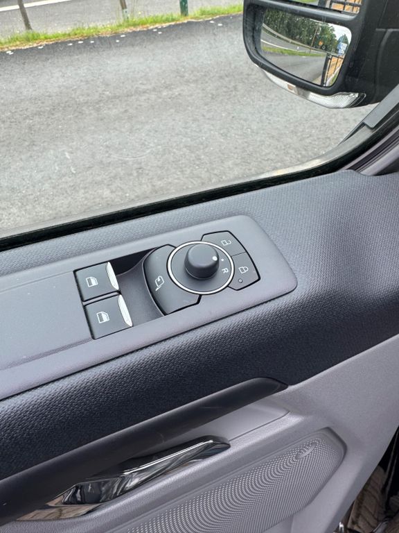 Ford Tourneo Custom 2025