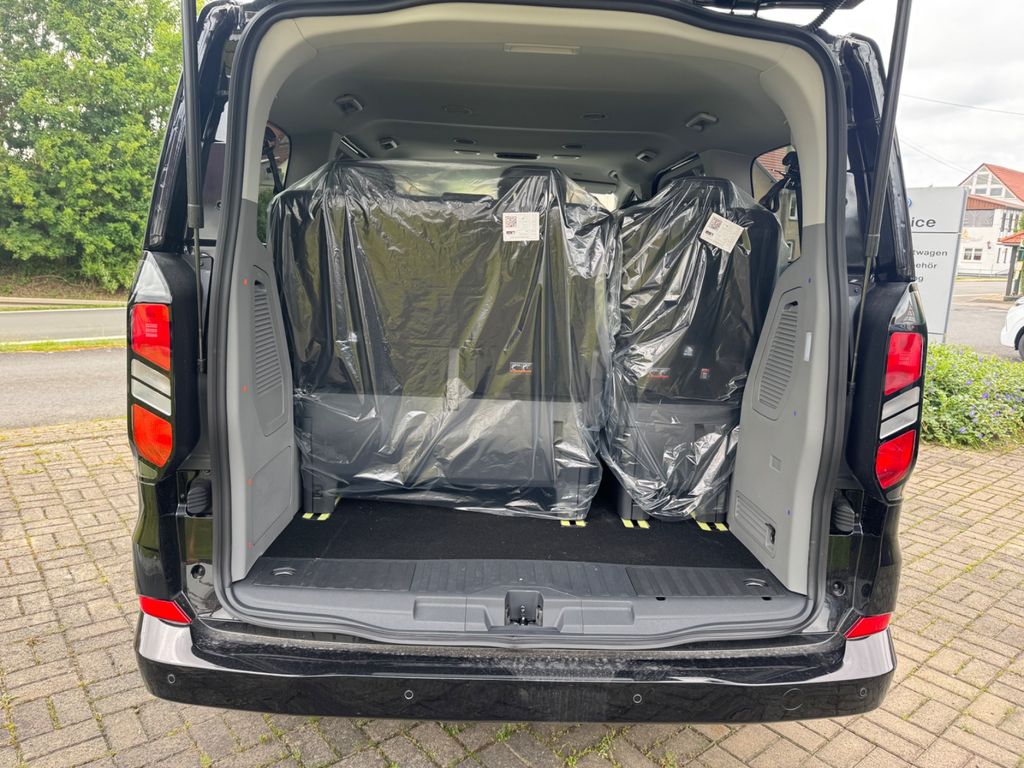 Ford Tourneo Custom 2025