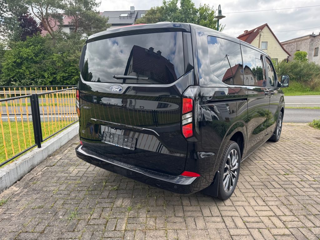 Ford Tourneo Custom 2025