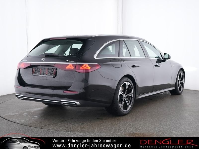 Mercedes-Benz E 300 2025