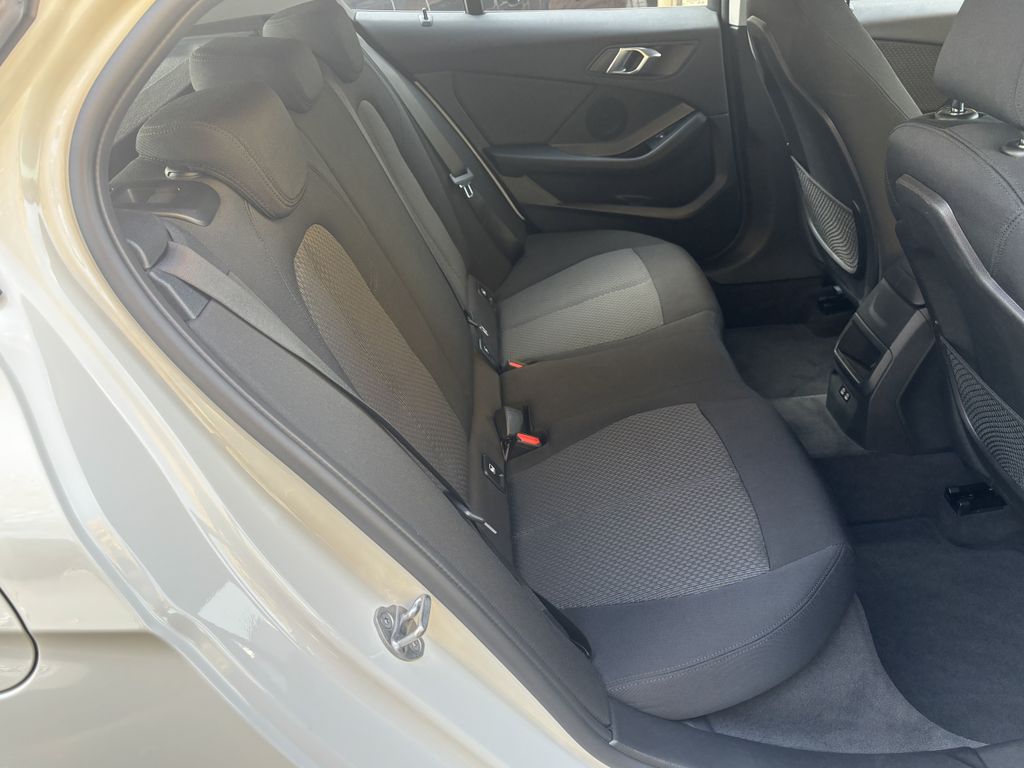 BMW 118 2025