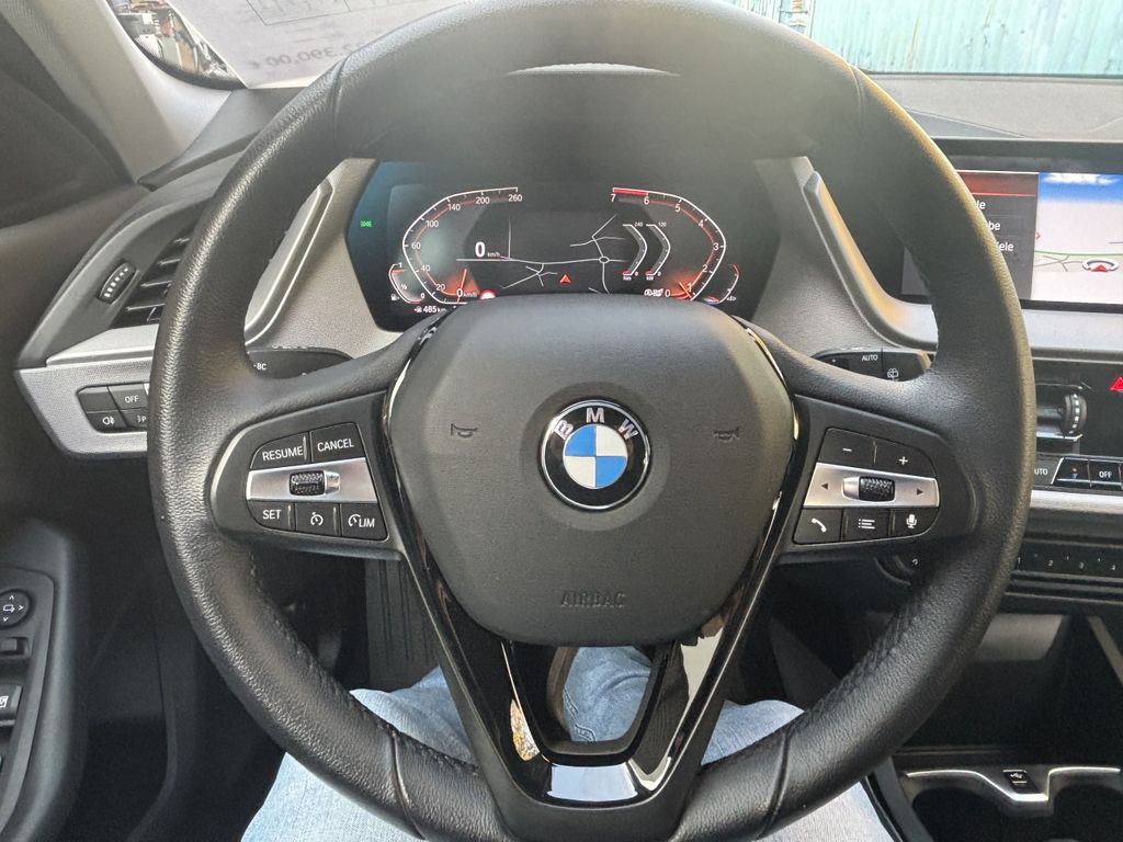 BMW 118 2025