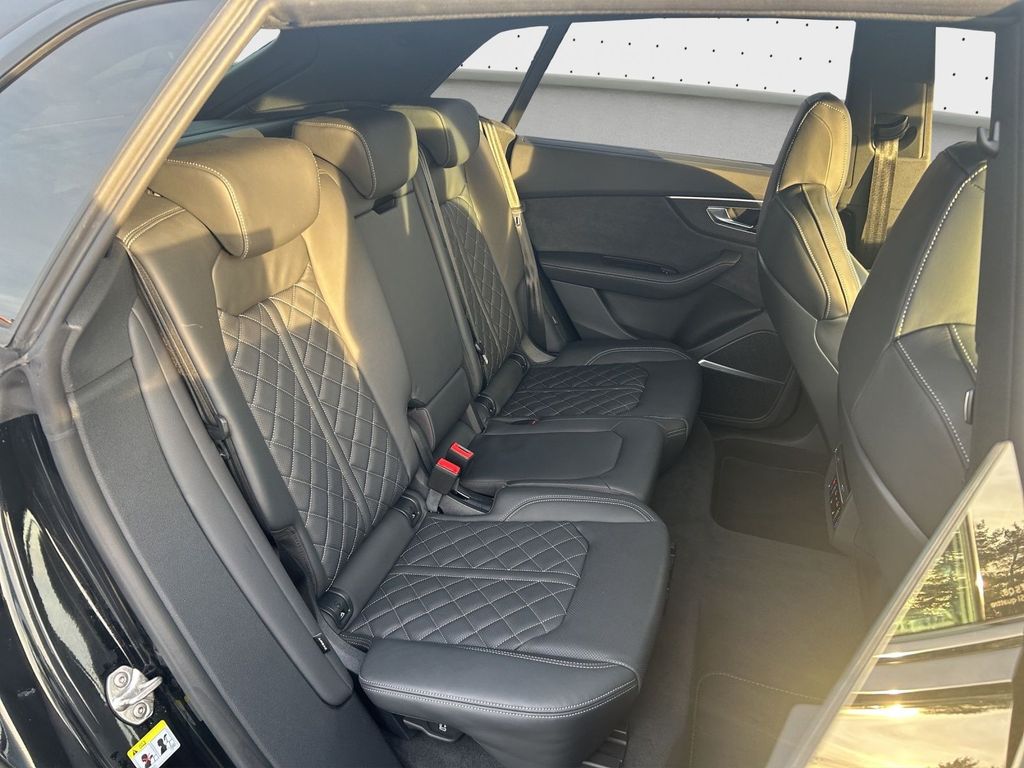Audi SQ8 2025