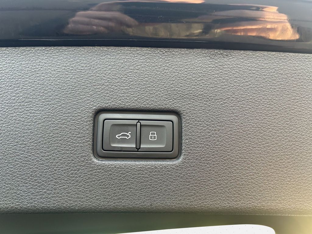 Audi SQ8 2025