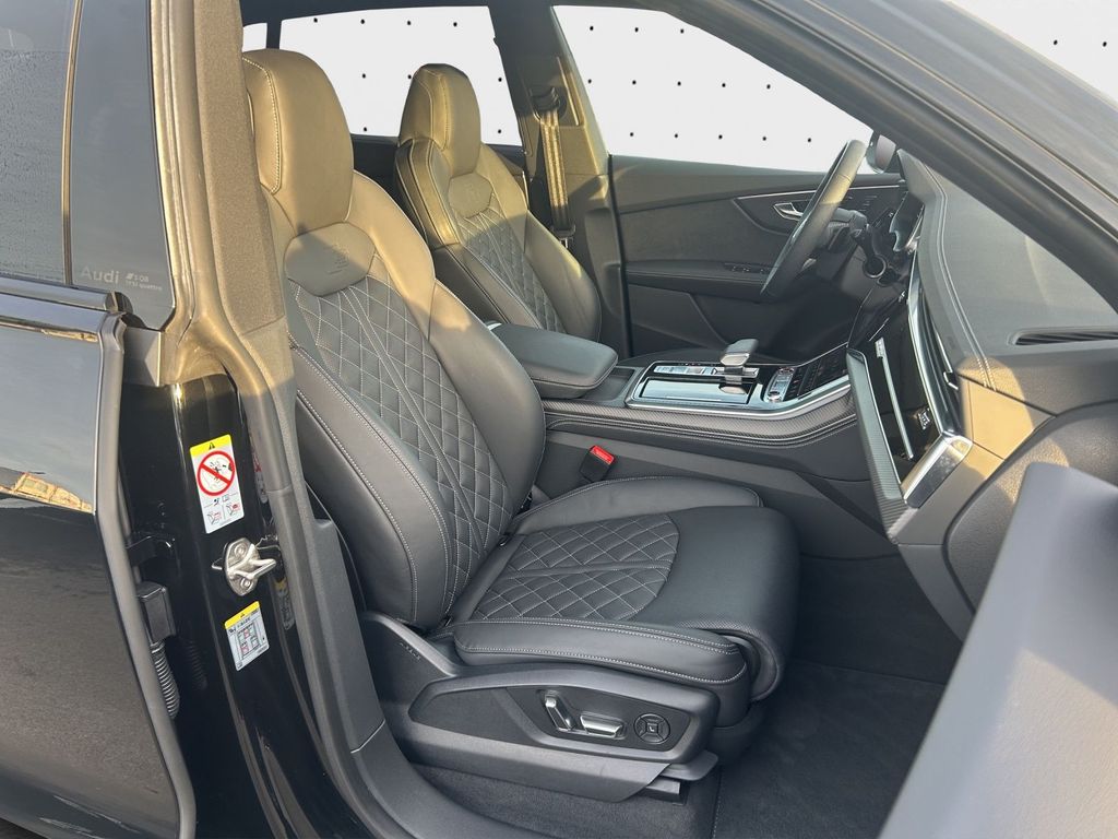 Audi SQ8 2025