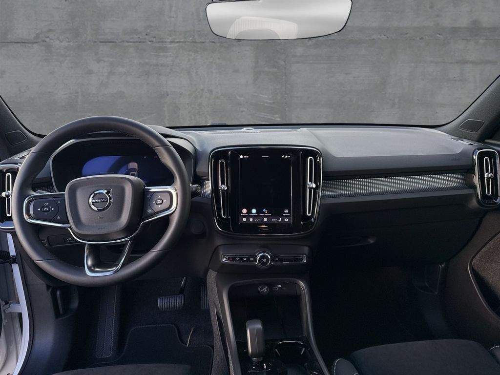 Volvo EX40 2025