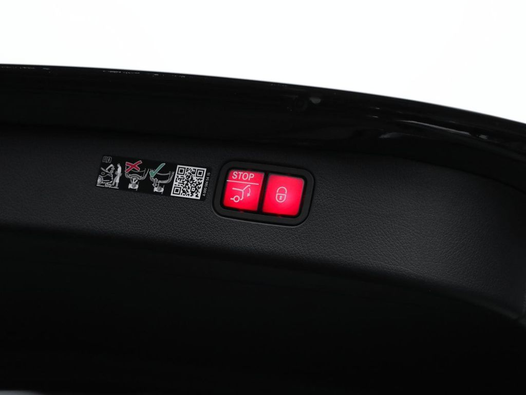 Mercedes-Benz C 300 2025