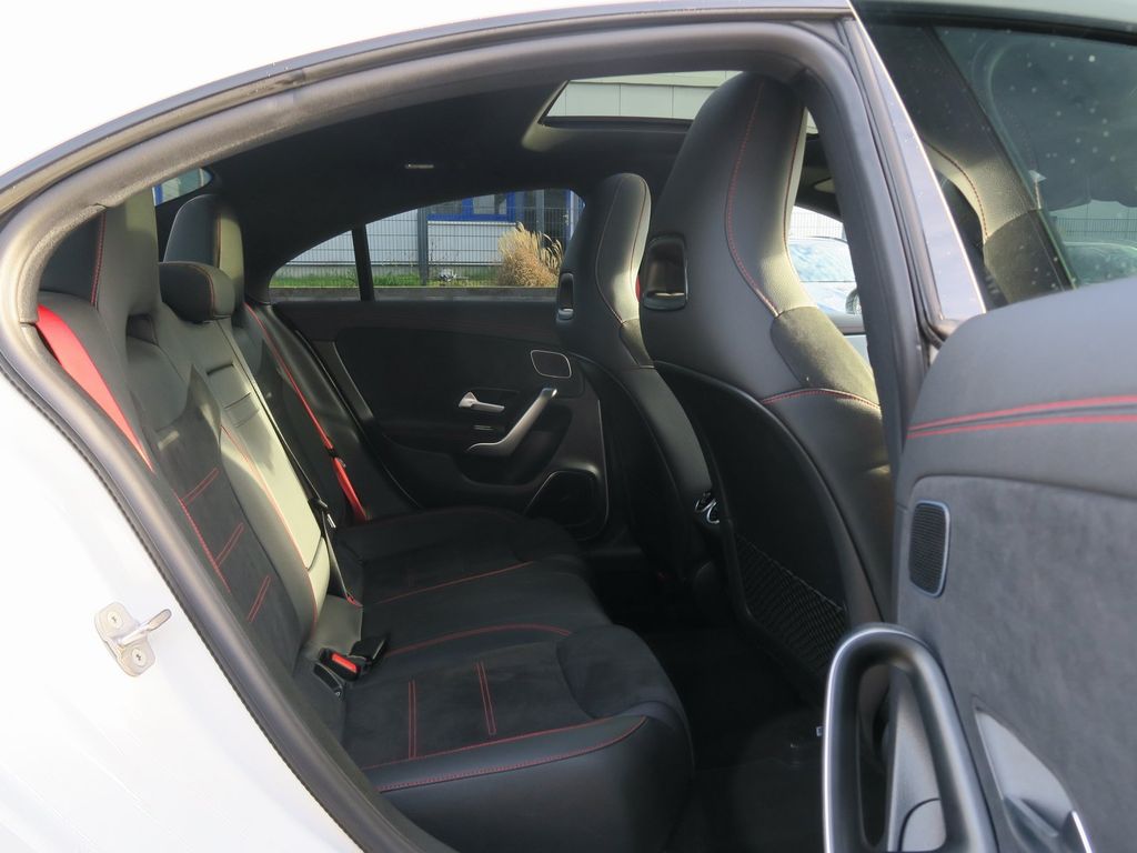 Mercedes-Benz CLA 35 AMG 2024