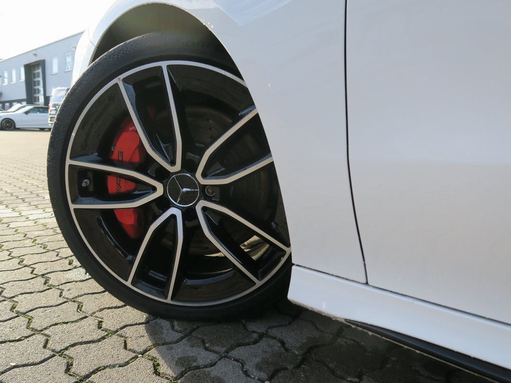 Mercedes-Benz CLA 35 AMG 2024