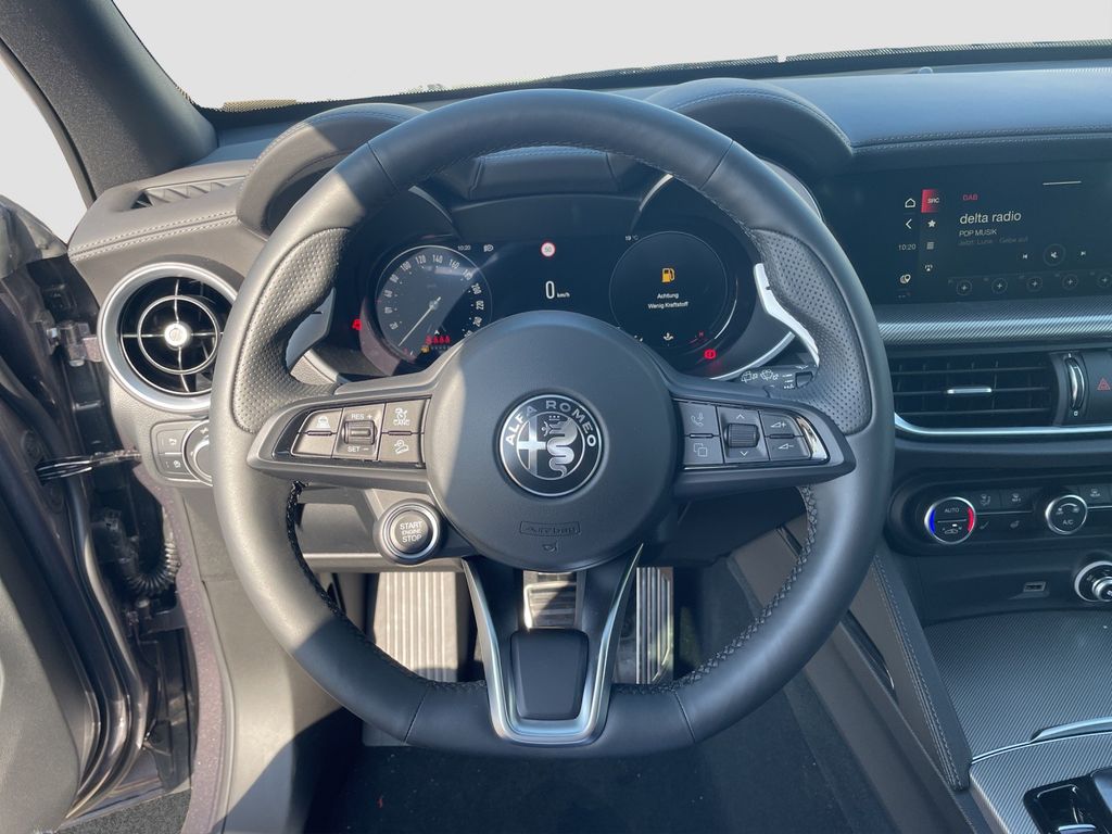 Alfa Romeo Stelvio 2025