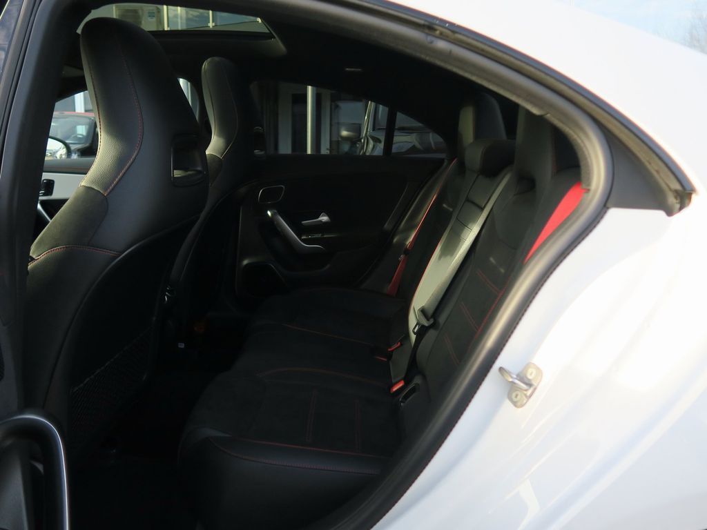 Mercedes-Benz CLA 35 AMG 2024