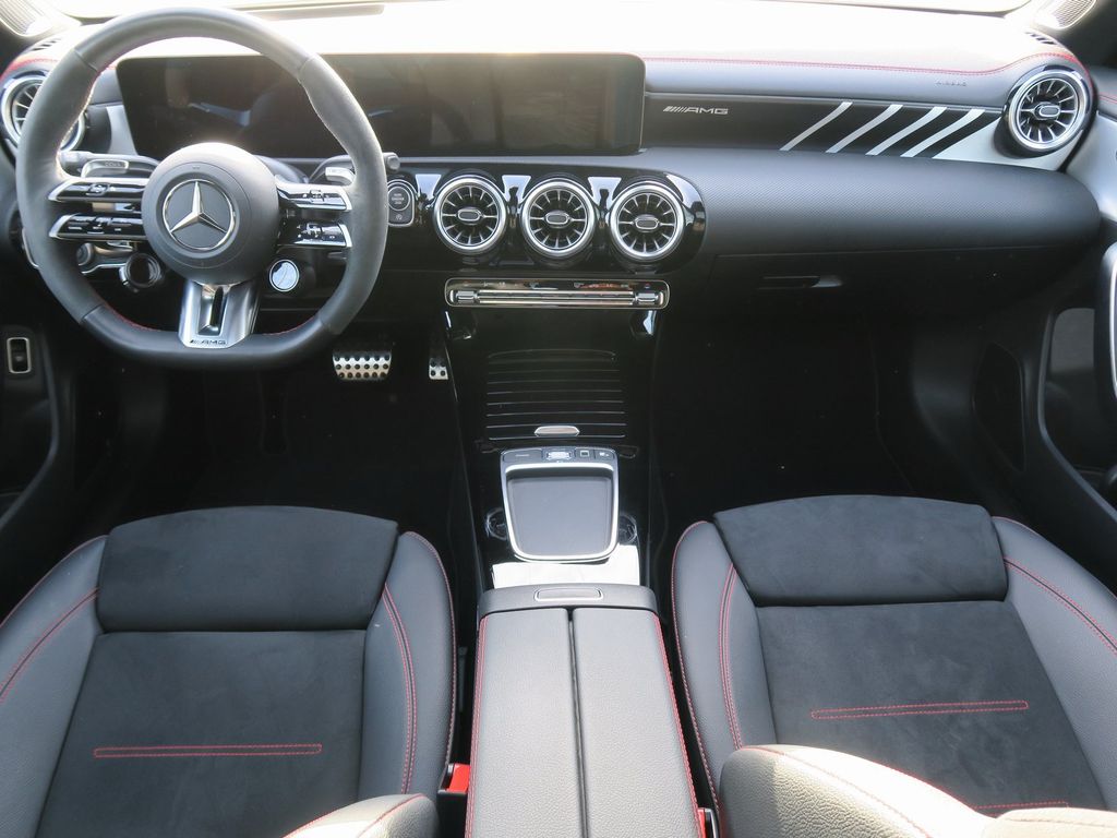 Mercedes-Benz CLA 35 AMG 2024