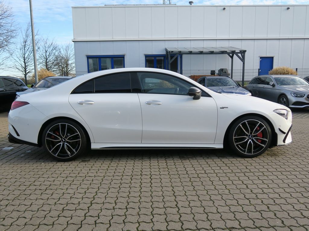 Mercedes-Benz CLA 35 AMG 2024