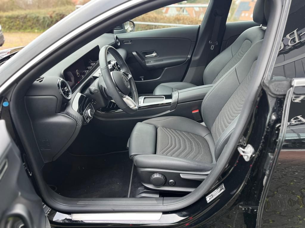 Mercedes-Benz CLA 180 2024
