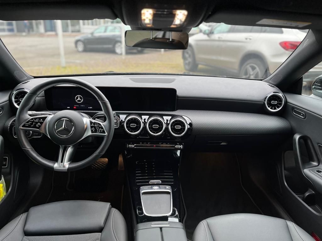 Mercedes-Benz CLA 180 2024