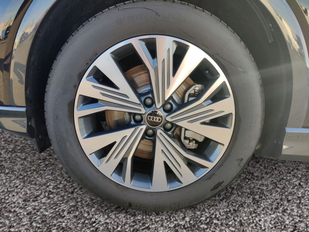 Audi Q4 e-tron 2025