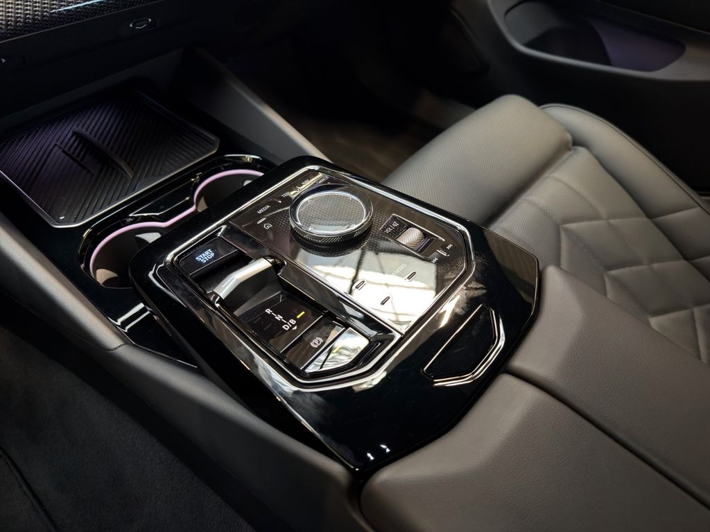 BMW i5 2024
