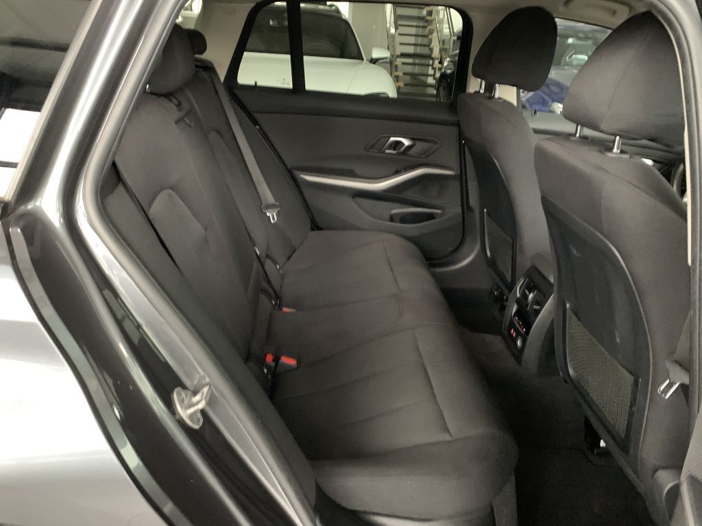 BMW 318 2020