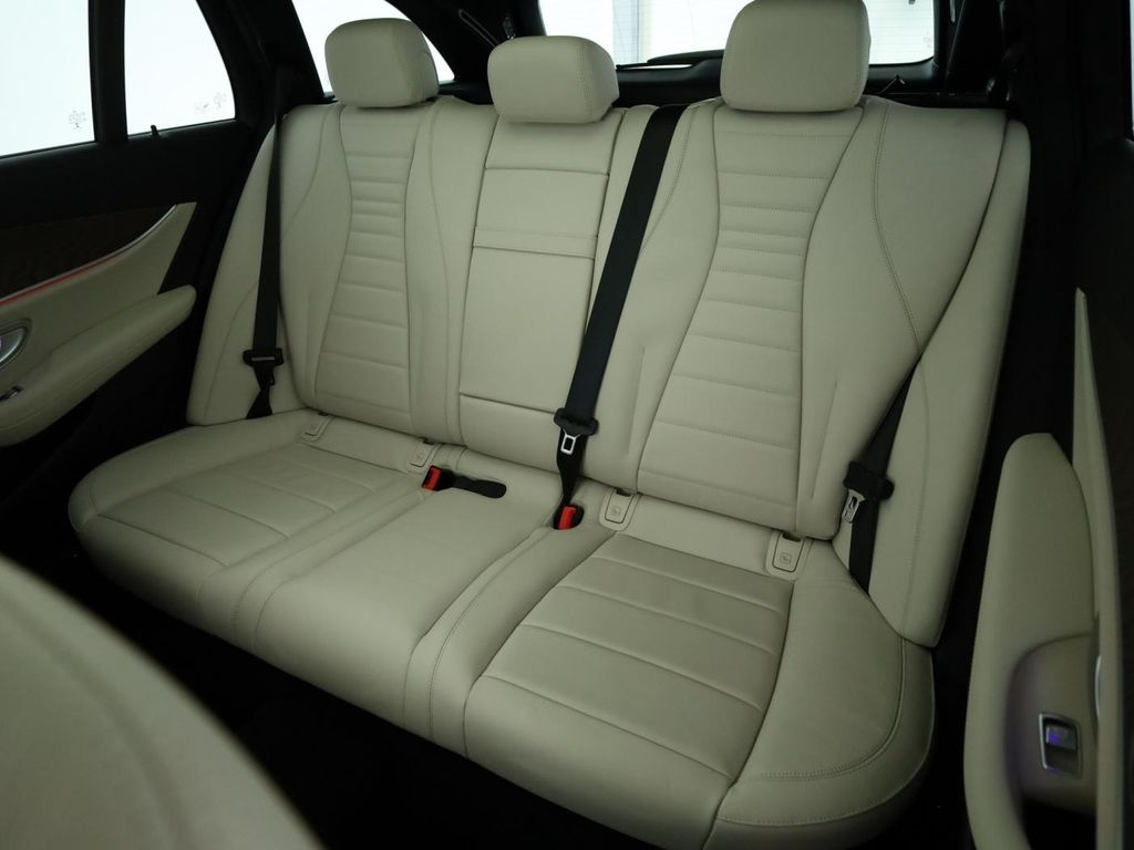 Mercedes-Benz E 300 2022