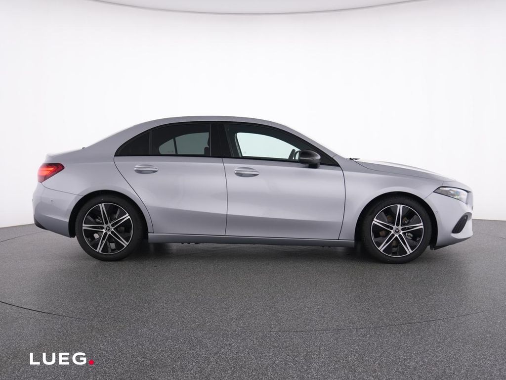 Mercedes-Benz A 180 2025