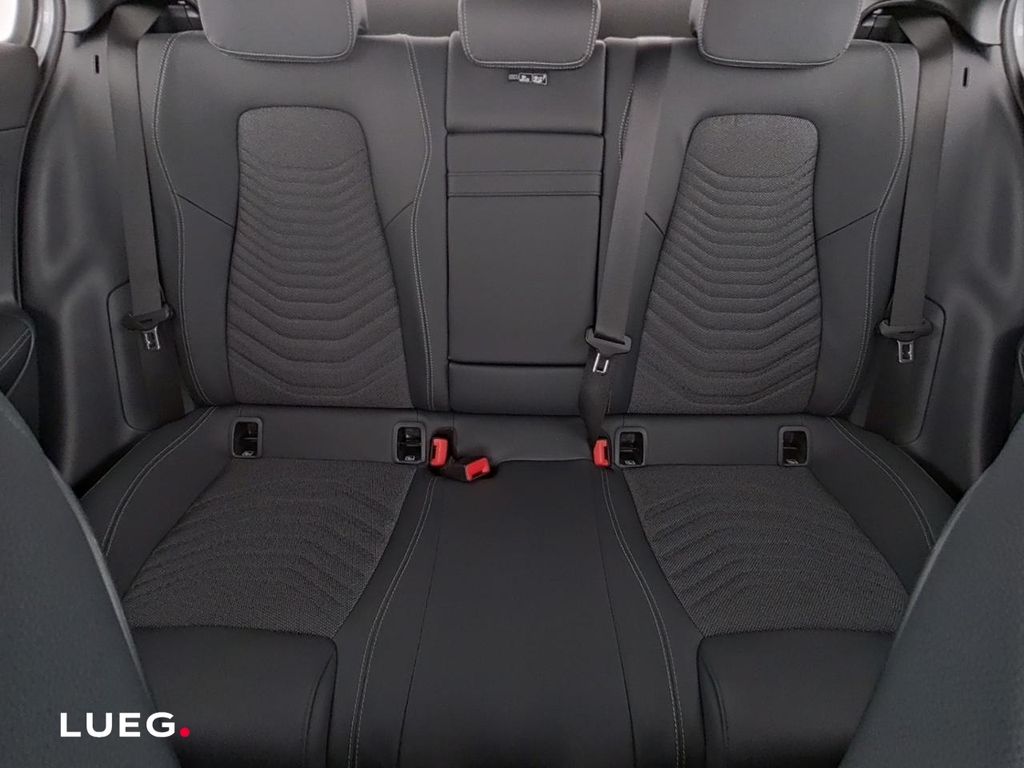 Mercedes-Benz A 180 2025