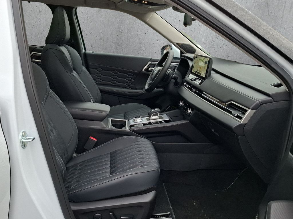 Mitsubishi Outlander 2025